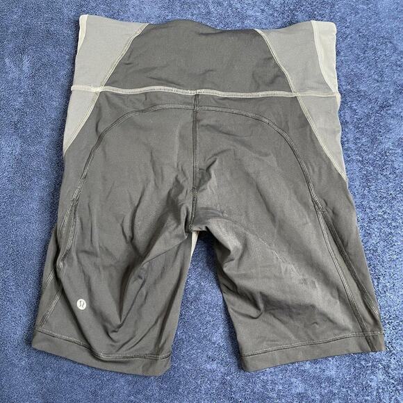 Lululemon Align Biker Women Shorts Gray Grey Stripe Size 8 - 6 inch EUC - Picture 3 of 4